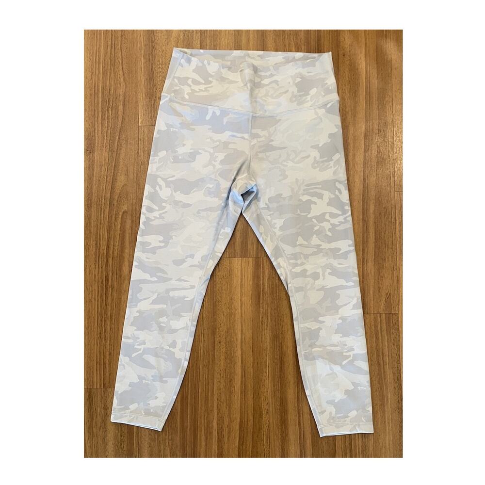 Lululemon Women's Light Gray Camouflage Ankle Leggings, Size 14 Regular Fit